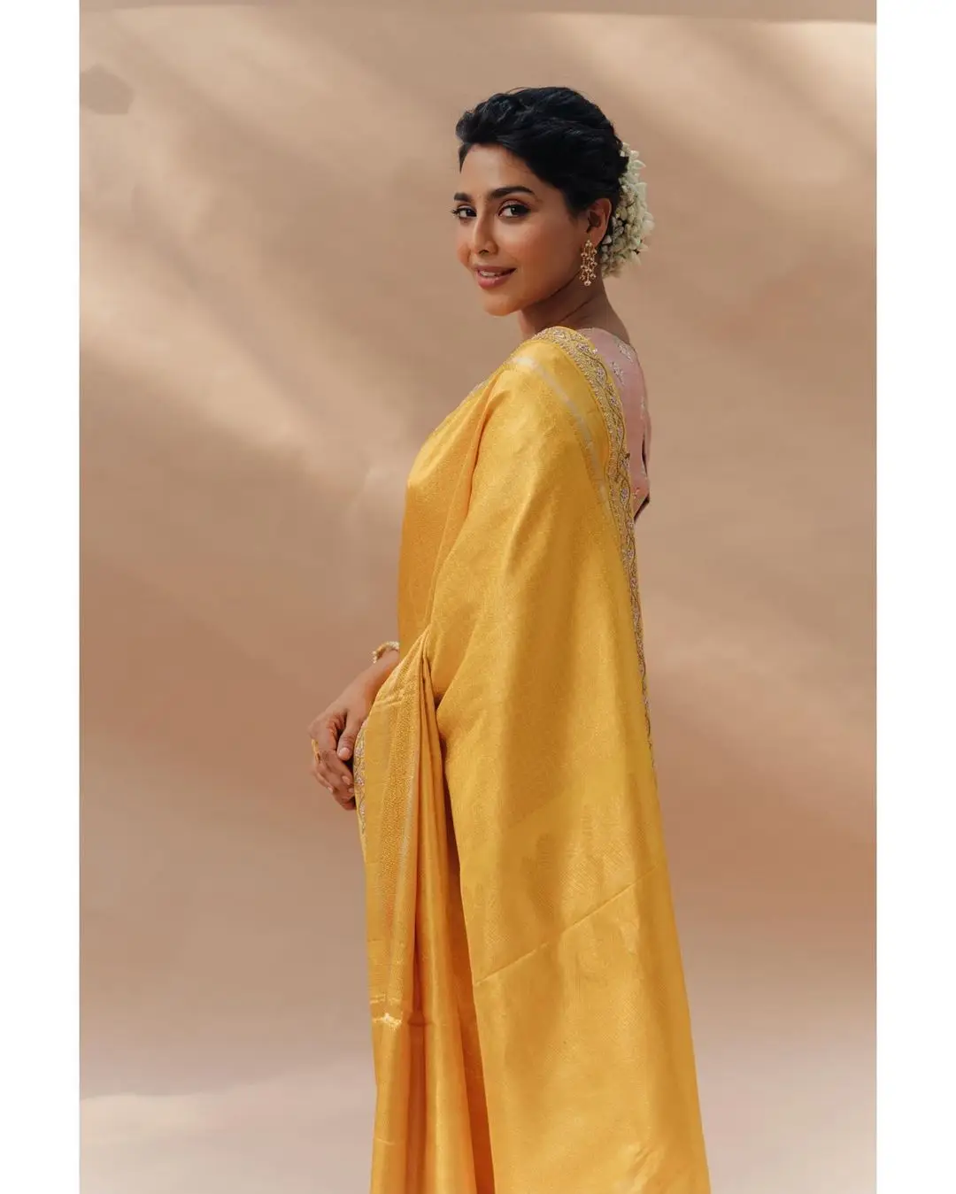 Aishwarya Lekshmi in Indian Tradition Yellow Color Saree Pink Blouse